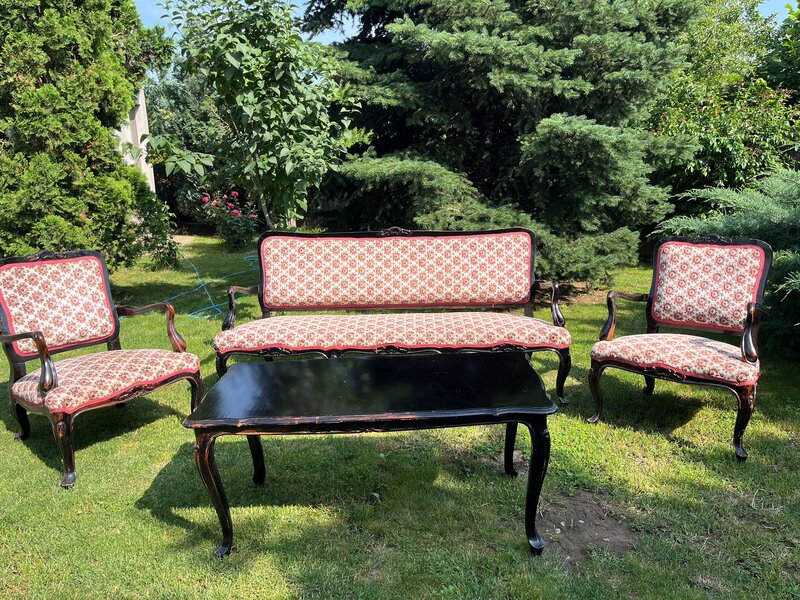 Vand mobilier vechi, frumos sculptat !