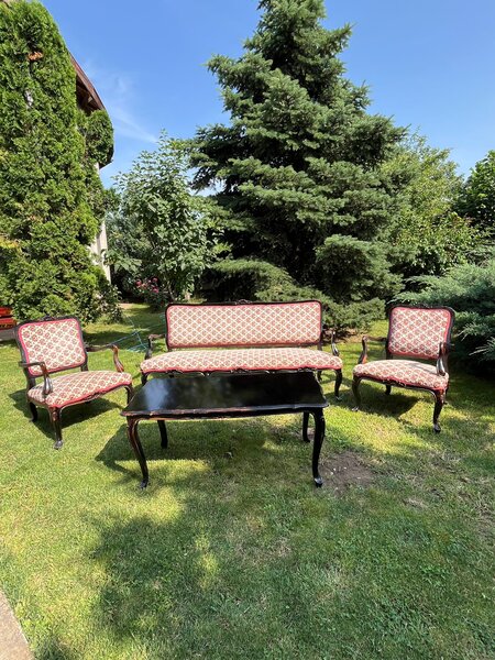 Vand mobilier vechi, frumos sculptat !